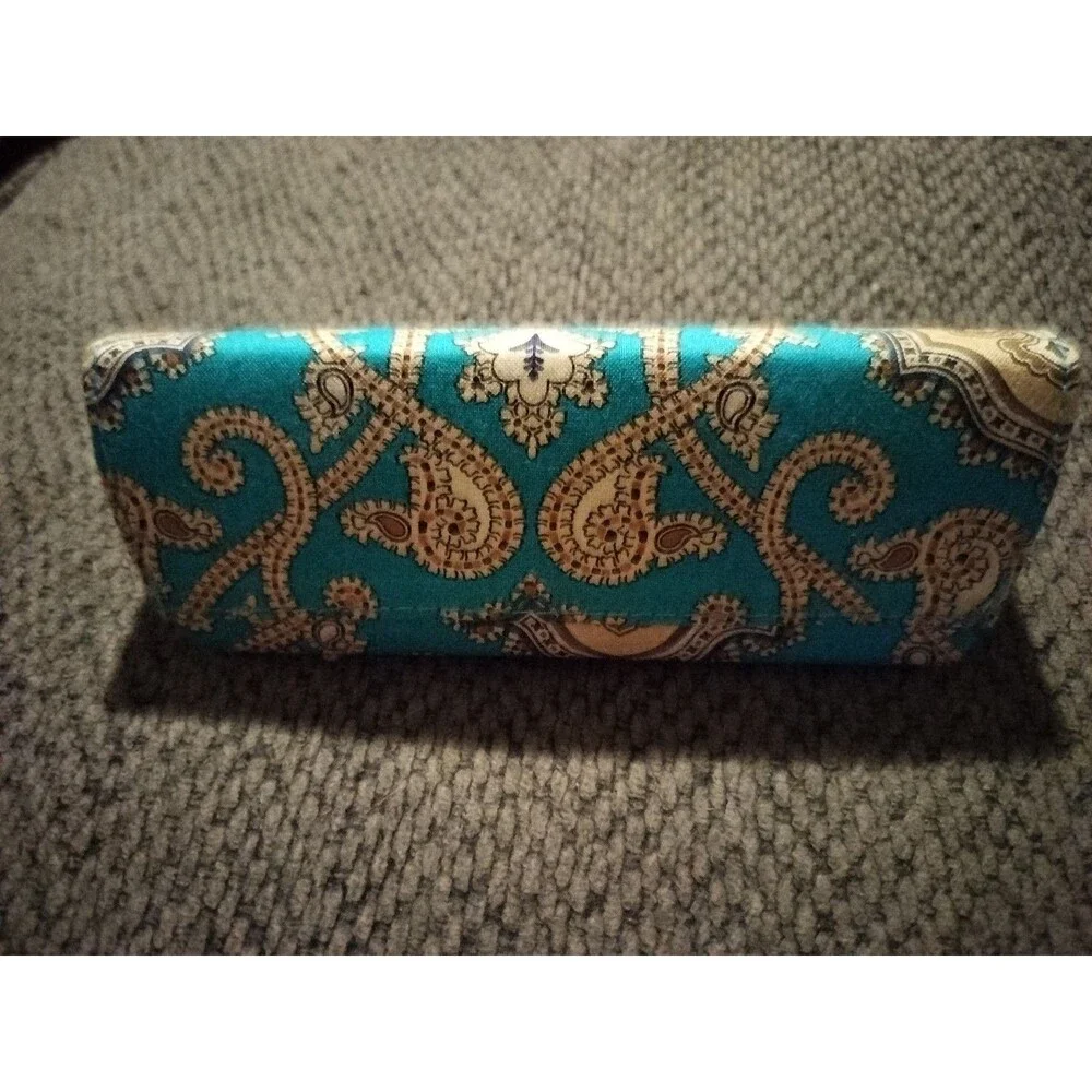 Vera Bradley Eye glass Blue Paisley Hard Case Magnetic Close Totally Turquoise